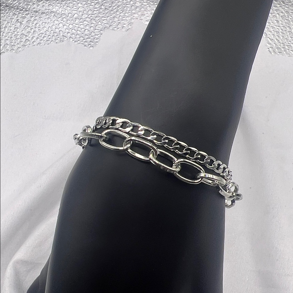 Elegant Silver Chain Bracelet